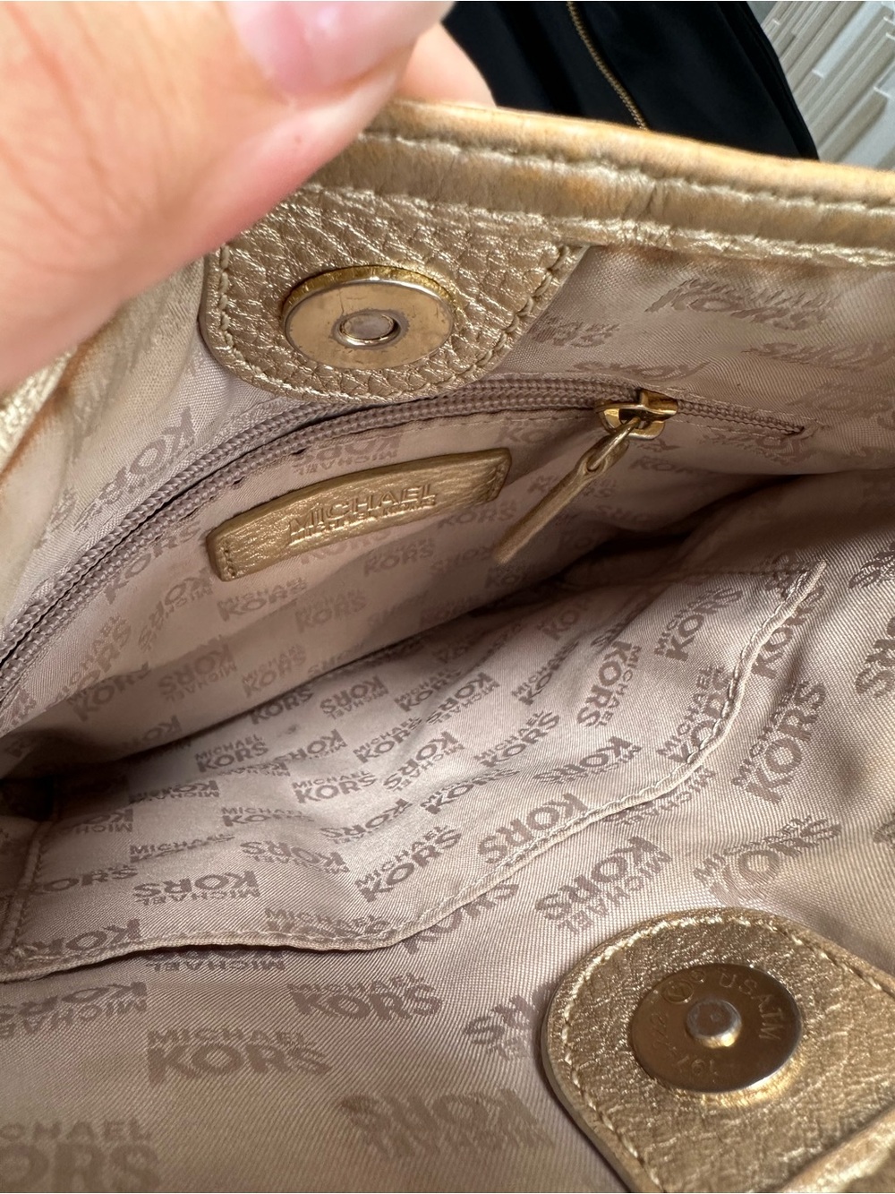 Michael Kors Beige and Brown MK Logo Messenger Bag - Picture 4 of 7